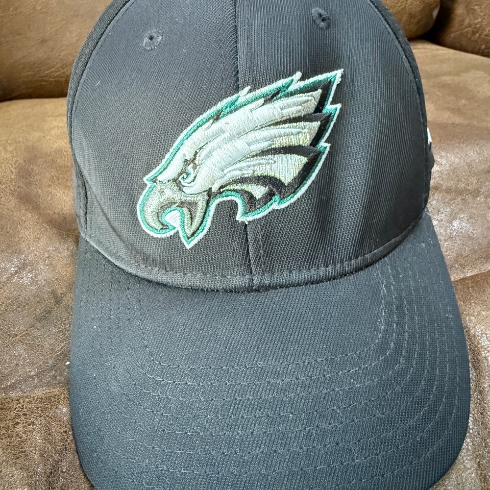 NFL Philadelphia Eagles Team Apparel Reebok Curve Brim Structured Flex Cap Hat